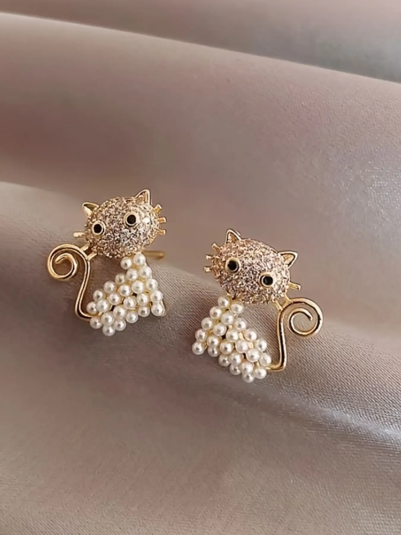 Women's Luxury Cubic Zirconia Cat Ear Studs Earrings, Silver Color Post, Sparkling Gemstones, Perfect for Parties & Gifts, Cute Earrings, Cute Jewelry