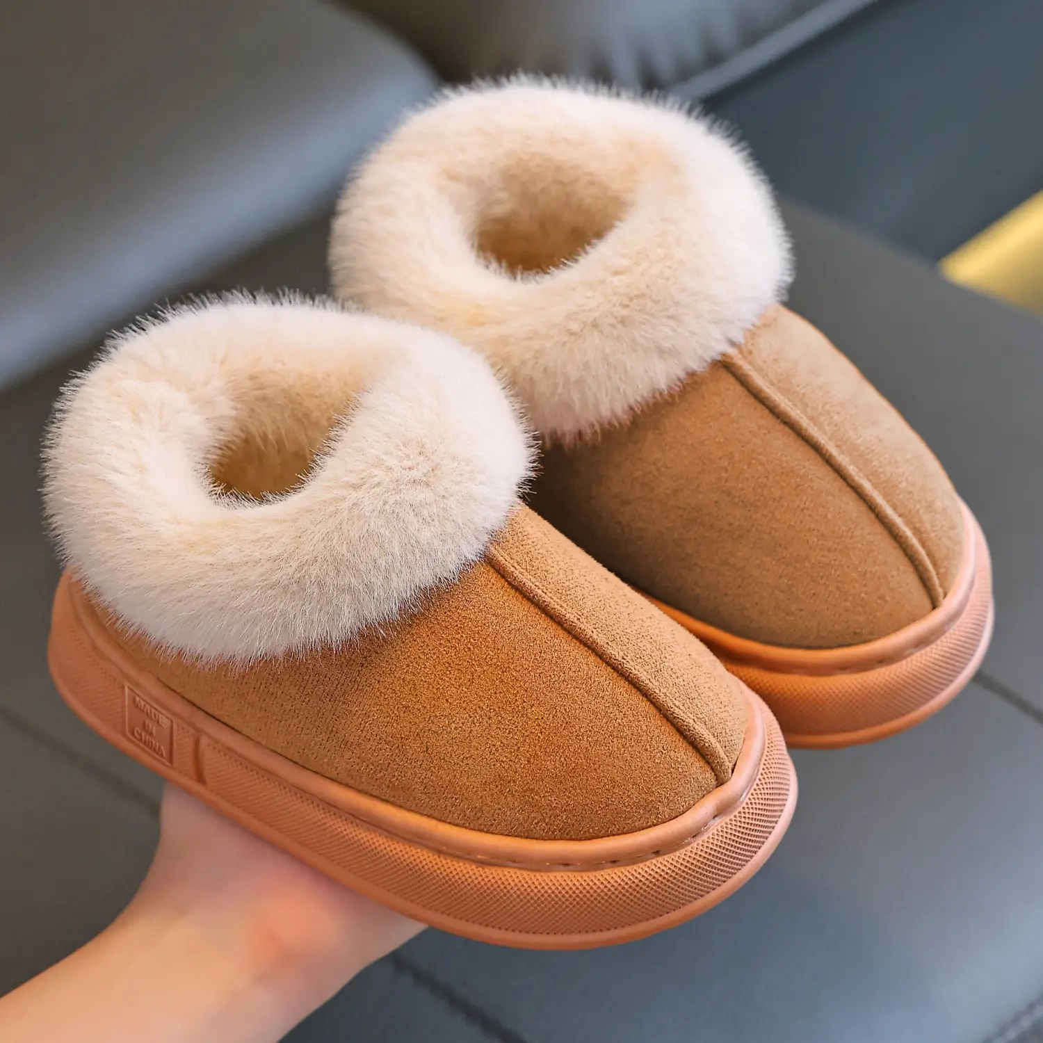 Children's snow boots slipper bag heel autumn winter boys girls children indoor and outdoor home fur shoes can be worn outside 2025 new fashionable an