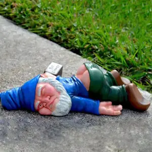 Funny Drunk Dwarf Garden Gnome Statues Decoration, Creative Statue Resin Sculpture Novelty Gift for Outdoor Indoor Patio Yard Lawn Porch Ornament Decor, Garden Sculptures Statues
