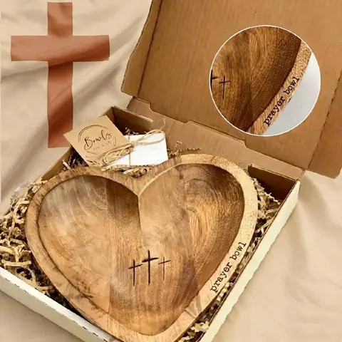 Wooden Heart Shaped Prayer Bowl Meditation Bowl, Handcrafted Vintage Prayer Bowl with 24 Prayer Cards, Cross & Letter Pattern, Religious Decorations, Home Decor & Christian Ornaments, Emotional Healing Tool, St. Patrick's Day Gifts, Father's Day Gifts