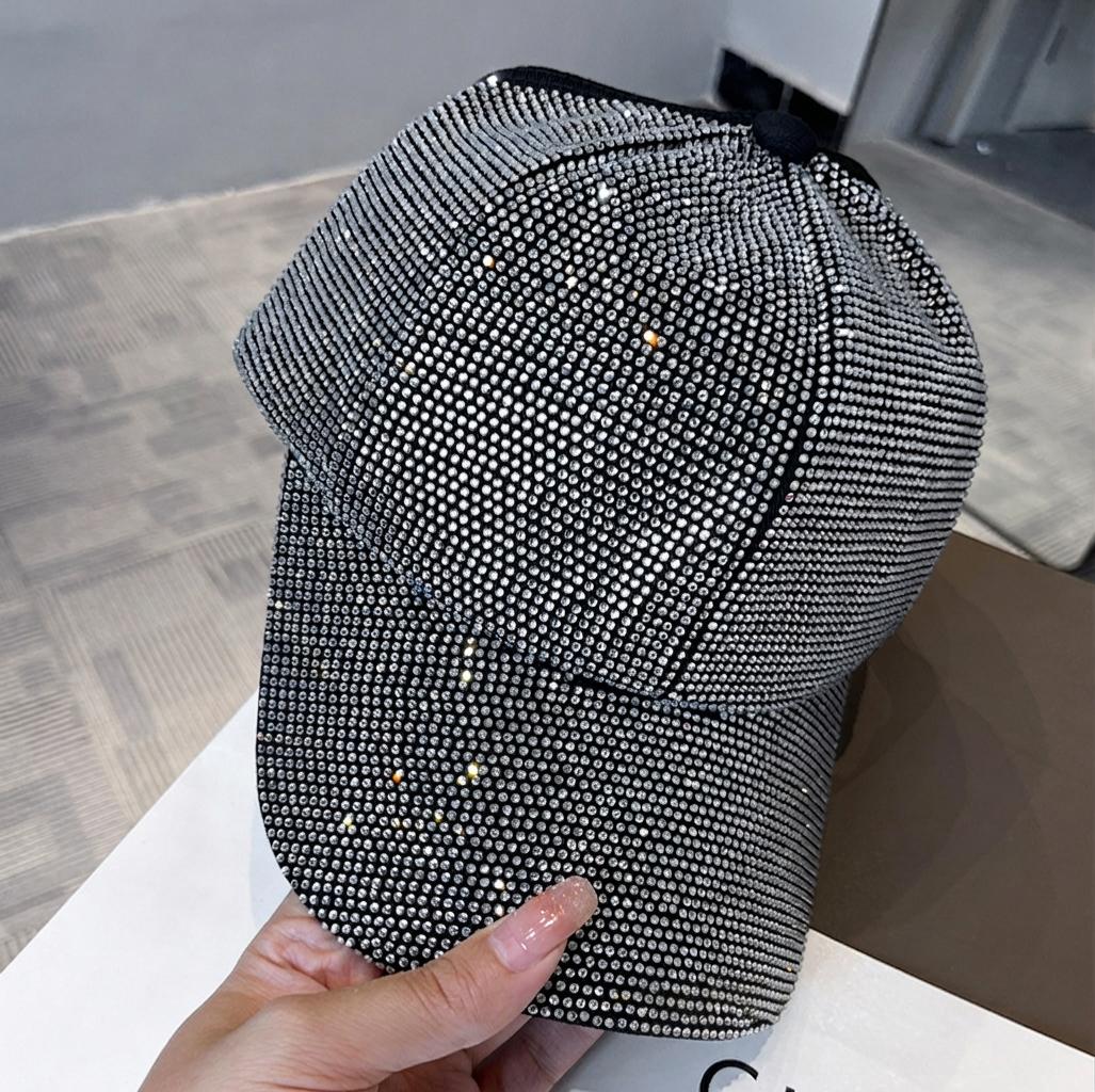 Full Rhinestone Baseball Cap - Glimmering Crystal Bedazzled Bling Bling Hat, Fashionable Unisex Dome, All-Season Shimmering Sunshade Accessory for Men and Women, All-Day Sparkle Statement Piece