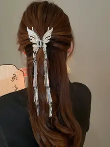 Chinese classical metallic butterfly tassel long hair clip, elegant traditional design, suitable for special occasions, women's fashion accessories
