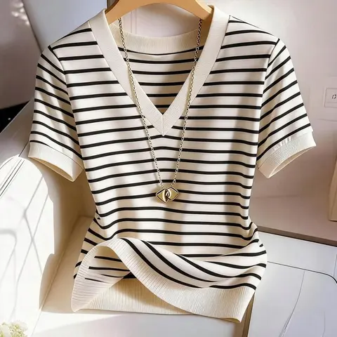 French Vintage V-Neck Striped T-Shirt for Women, Casual Fashion Knitwear, Classic Slimming Knit Top, Elegant Casual Office Wear, Easy to Match with Skirts, Chic Everyday Tops, Fitted Knit Top, Casual Fashionable Top