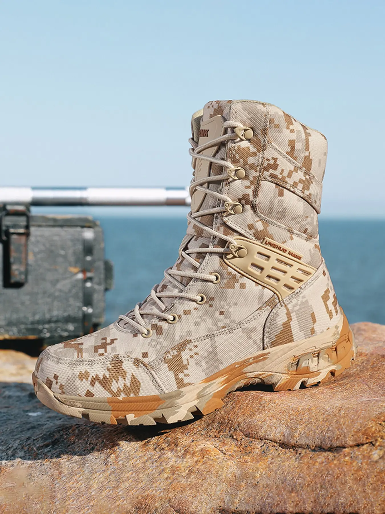 Men's Hiking Military Boots, Tactical Hiking Boot, Outdoor Jungle Exploration Short Boots, Mountain Climbing Shoes, Outdoor Trekking Shoes, Durable and Comfortable Walking Footwear