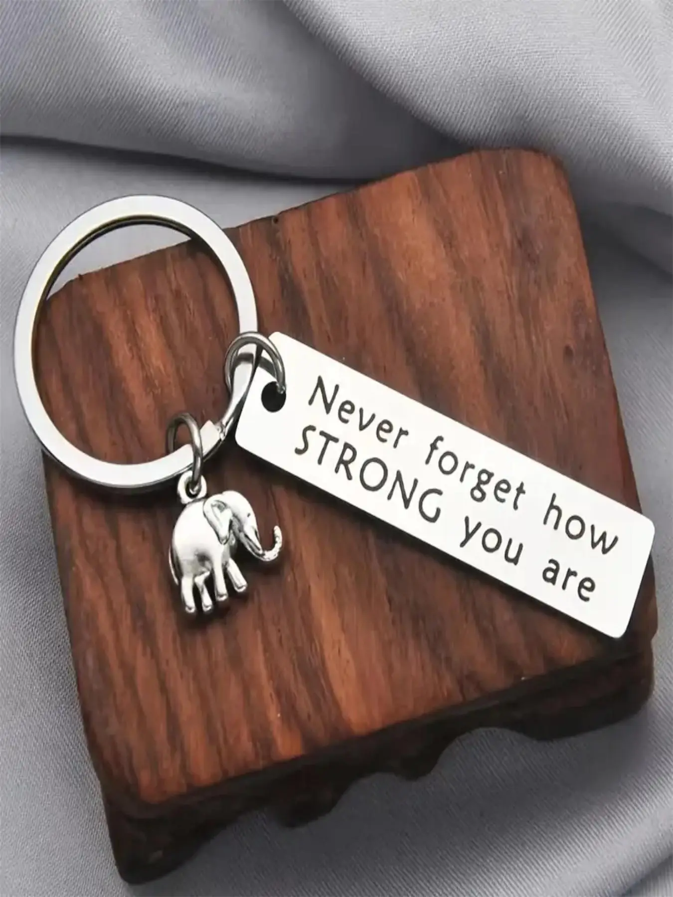 Fashion Letter Pattern Slogan Metal Keychain, Elephant Charm Decor Keychain for Men & Women, Trendy All-match & Exquisite Keychain for Birthday Gift
