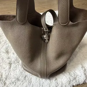 Pre-owned HERMÈS Taurillon Clemence Tote Bags Picotin Lock bag in Etoupe