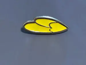 Pokémon Trainer Gym Badge Unova Gold & Yellow Metal Enamel Pin