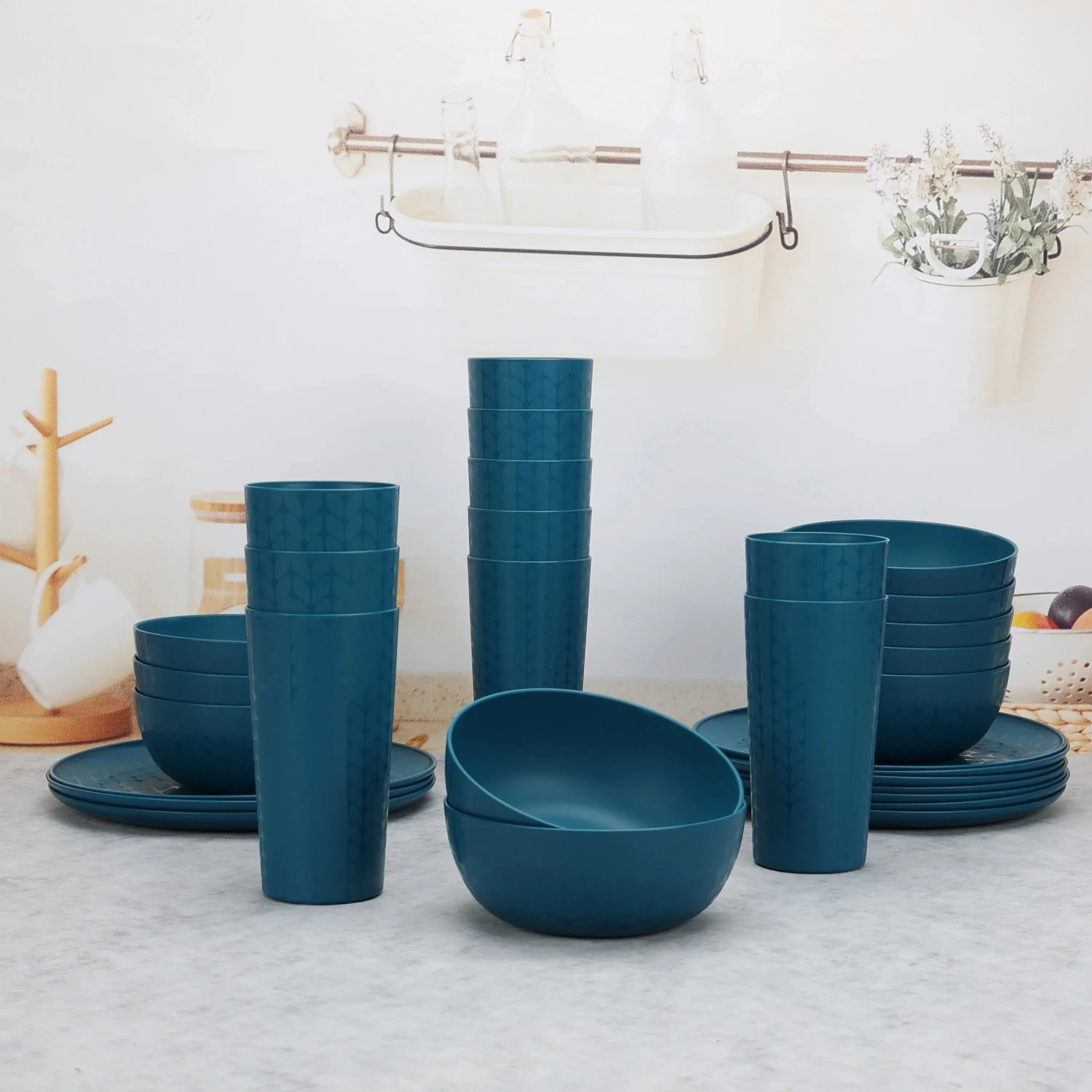 30-Piece Plastic Braided Pattern Dinnerware 30-Piece Plastic Braided Pattern Dinnerware