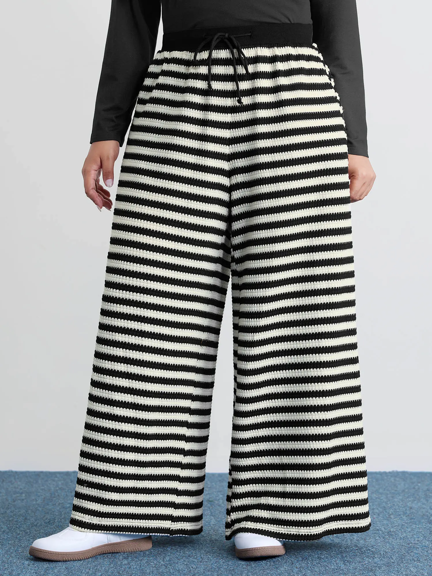 BLOOMCHIC Women's Curvy Plus Size Contrast Striped Spandex Fabric Pants - Mid Rise, Drawstring Waist, Wide Leg, Full Length, Black, Pocketed, M-6X, All Seasons, Elastane, Plus Size Basics, Pants for Women