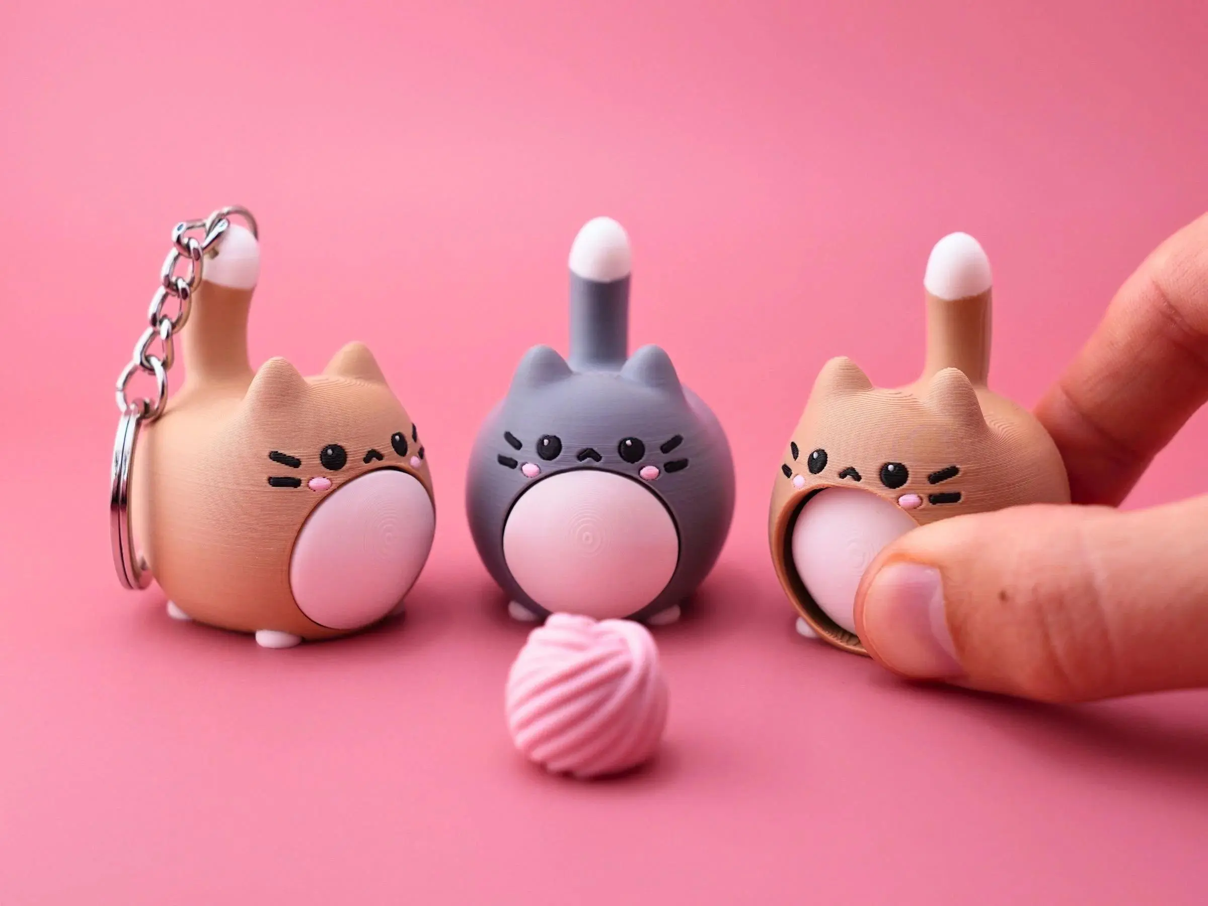 Chonky Look Biscuit Cat Statue - Desk Companion Fidget Clicker with Mechanical Click, Whiskers Detail Home Decor Figurine
