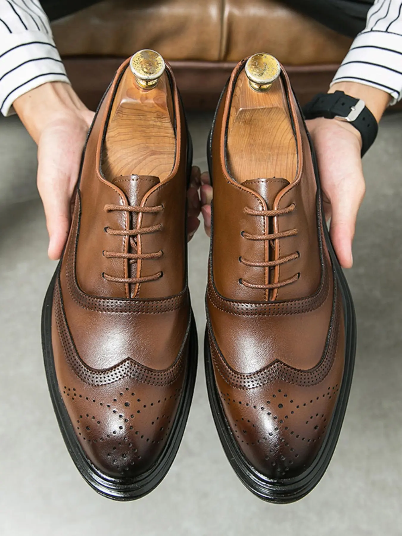 Men's Business Formal Brogue Decor Lace Up Oxfords, Fashion Comfortable Trendy Pointed Toe Dress Shoes for Work Office, Male All-match Shoes for Daily Wear, Boy