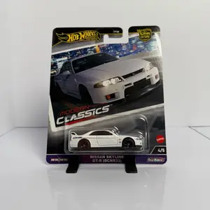 Hot Wheels Premium Modern Classic White Nissan Skyline GT-R (BCNR33)