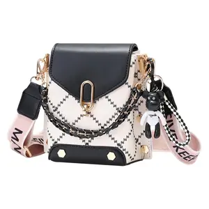 Fashionable Small Purses and Handbags for Women & Teenage Girls Crossbody Bag with Removable Straps & Elegant Design Perfect Gift for Any Occasion Style Paired with Keychain