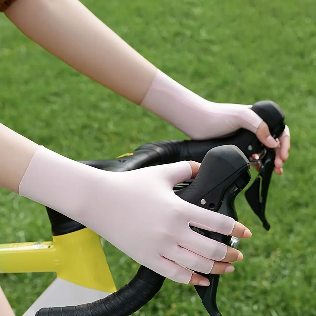 Sunblock Fingerless Gloves Non-Slip UV Protection Driving Riding Summer Ice Silk Breathable Touchscreen Gloves for Men & Women, Outdoor Sports Gloves For Cycling