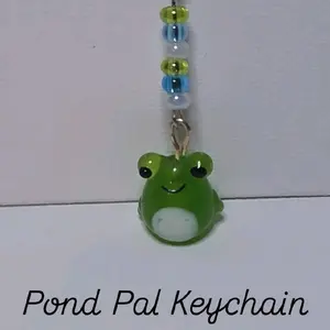 Pond Pal Keychain - Green Frog Design with Colorful Beads for Easy Access and Stylish Appeal