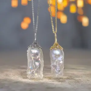 Handcrafted Baroque Pearl Pendant Necklace 18K Gold Plated Unique Natural Freshwater Pearl Luxurious Gift for Her Elegant Design Versatile for Casual & Formal Occasions