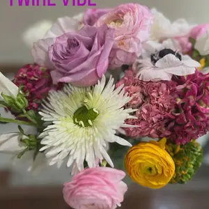 Grand Twirl Vibe Floral Arrangement