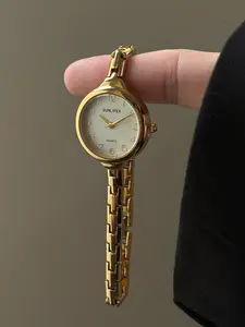 Elegant Vintage Bracelet Watch Chic Bracelet Style for Women, Stylish Mini Dress Watch Quartz Wristwatch Round Watch Face Geometric Patterns in Gold and Silver Colors, Perfect Gift for Friends and Business Casual Wear