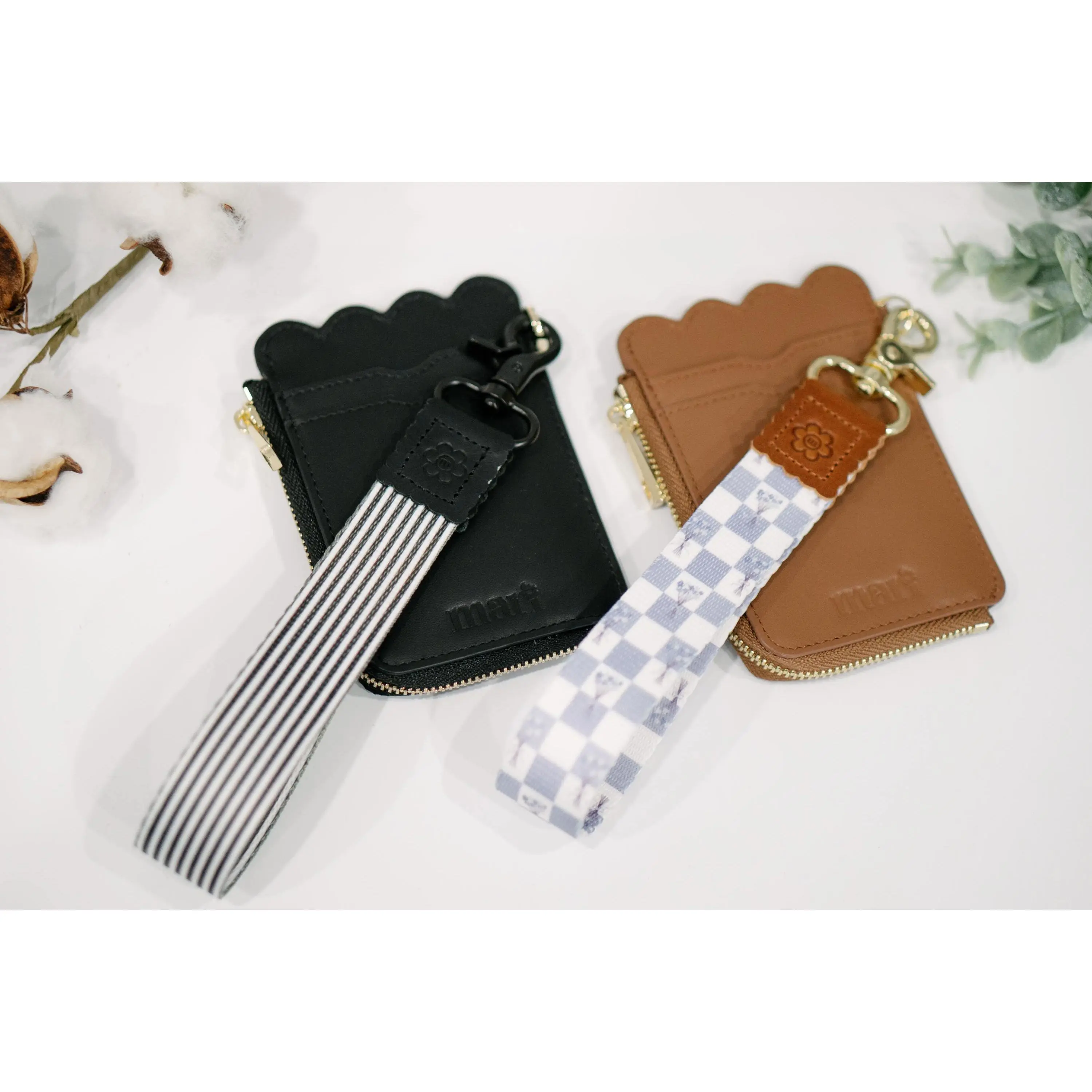 Leather Keychain Wallet with Wrist Lanyard – RFID Slim Zipper Wallet with ID Window, Card Holder Keyring, Compact Minimalist Wallet