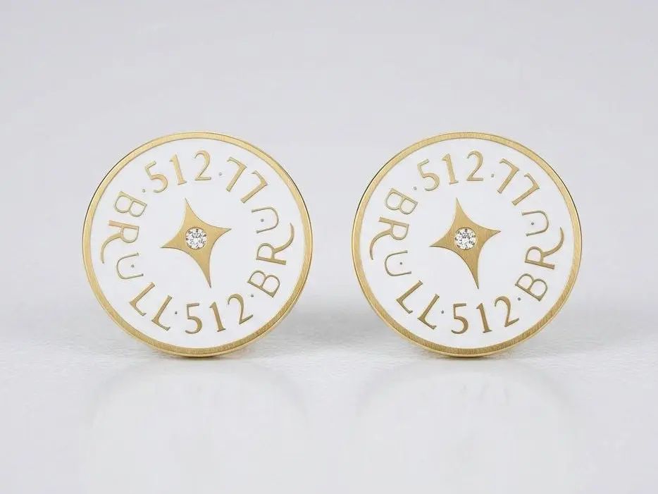 White Enamel Circle Puerto Banús Stud Earrings