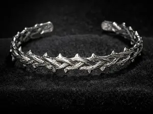 Twisted thorn cuff adjustable cuff