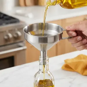 The funnel filter screen is leaking oil, the kitchen oil pouring device is thickened with a large diameter for household use, and the classification filter is a universal funnel