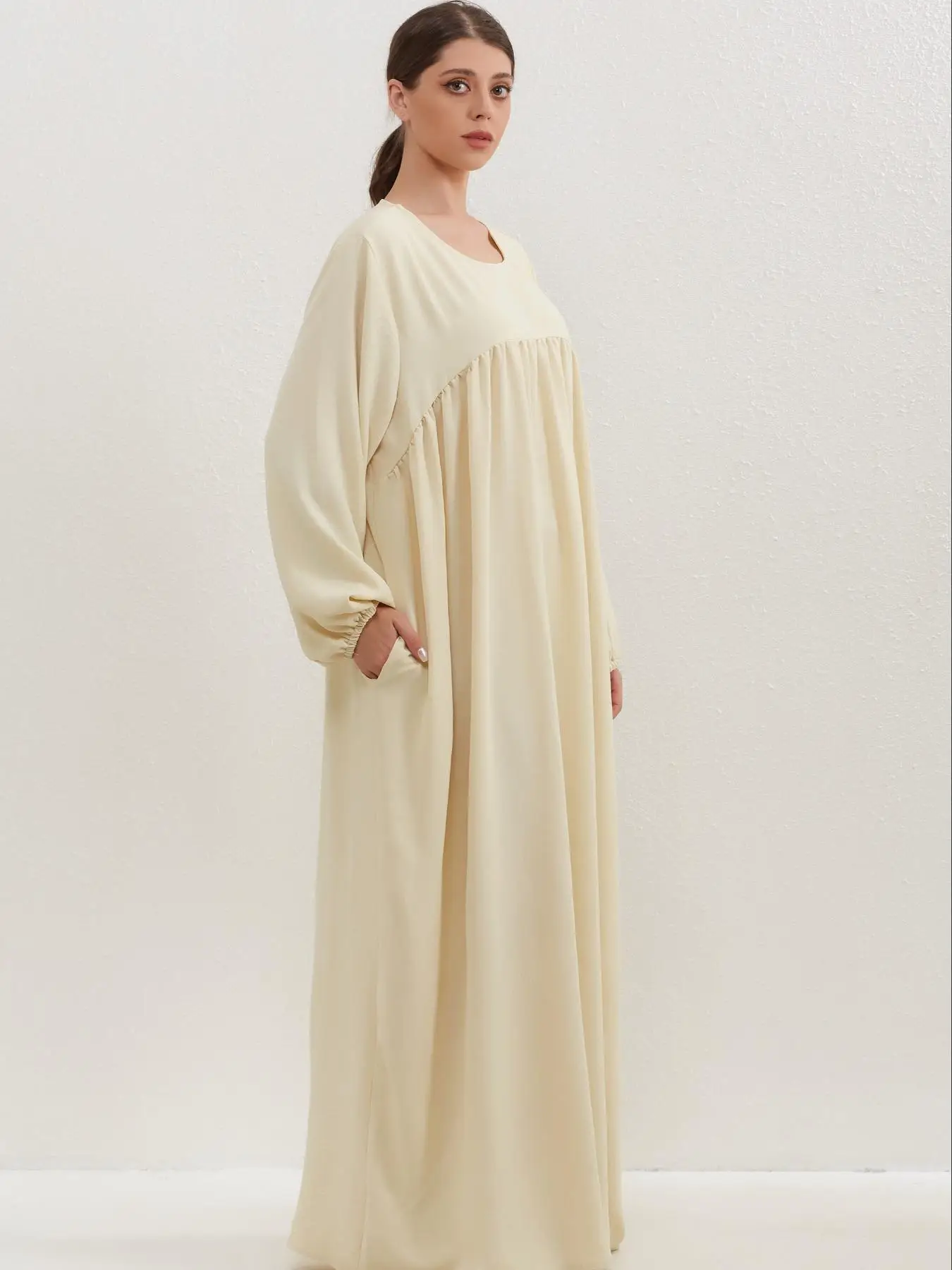 Arabic Clothing-Solid Bishop Sleeve Ruffle Smock Dress, Modest Round Neck Pocket Long Arabian Dress, Women's Islamic Clothing for All Seasons