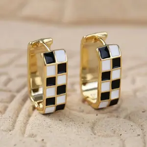 Fashionable Casual Enamel Drip Earring Clip Checkerboard Pattern Hoop Earrings,  for Women for Party, Daily Decor, Trendy All-match & Exquisite Jewelry for Gift, High Quality Earrings