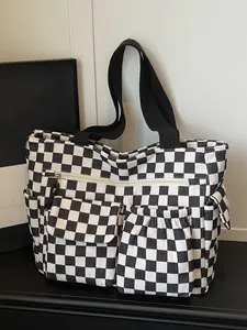 Retro black-and-white checkerboard one-shoulder tote bag, Checked Pattern Tote, niche design casual versatile shoulder bag, daily shopping bag, student commuting bag, Casual Trendy Bag, Casual commuter bag