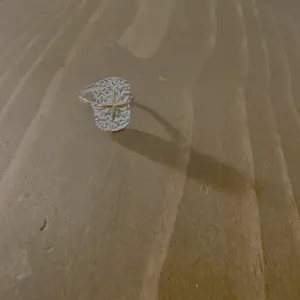 waterproof mixed metal hammered cross ring