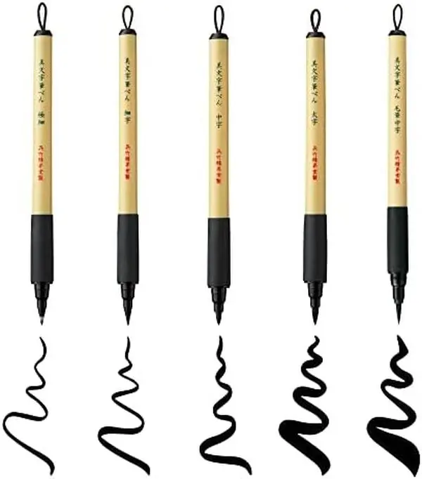 Kuretake Bimoji Brush Pen, 5 pcs set (Extra Fine, Fine, Medium, Large, Medium Brush), great for Calligraphy, Hand lettering and Illustration, for Beginners and Professional, Made in Japan