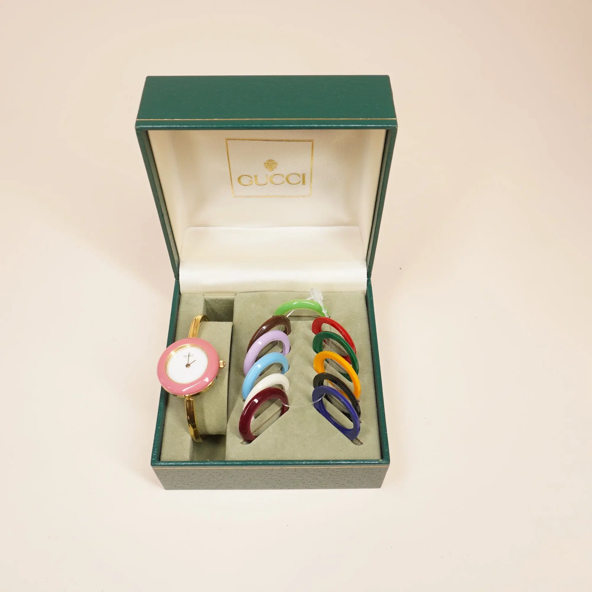 時計 GUCCI カラフルバンドセット グッチ公式 | メンズ＆レディース向けデザイナージュエリー＆時計 時計