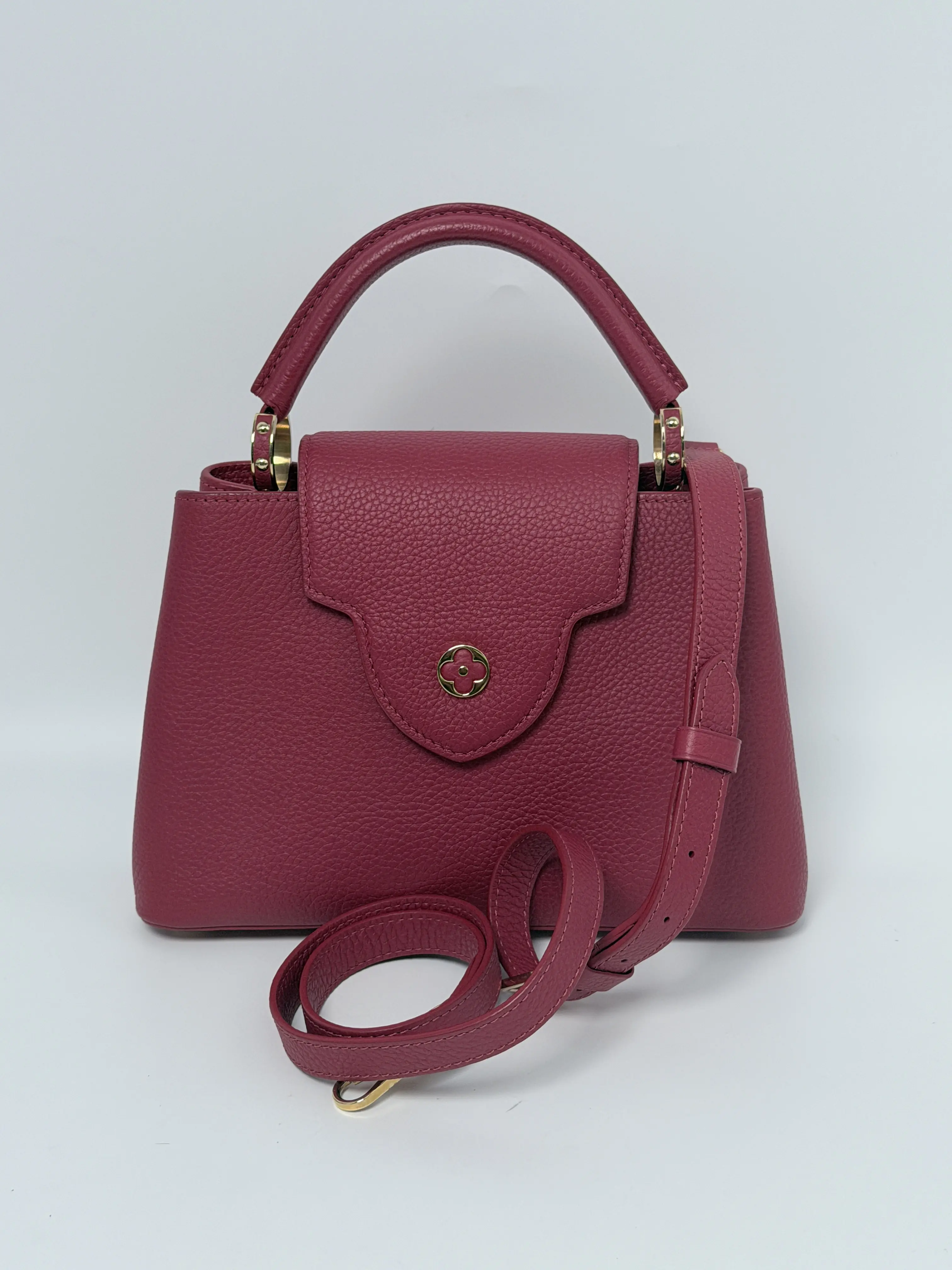 Pre-owned Louis Vuitton Leather Crossbody Bags Capucines Top Handle Crossbody Bag P038LV