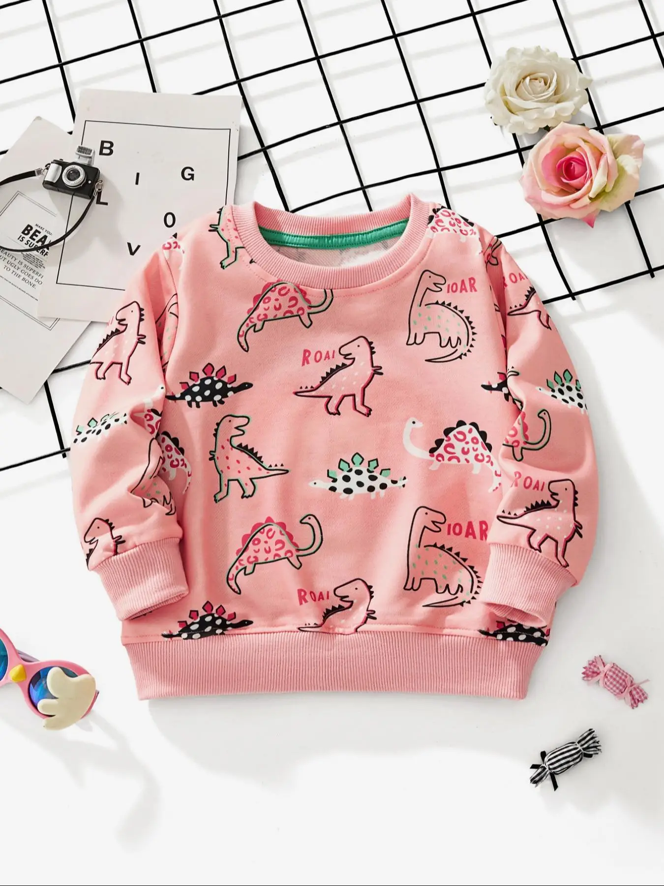 Girl's All Over Dinosaur Print Crew Neck Sweatshirt, Casual Long Sleeve Pullover for Fall & Winter, Kids Clothes for Daily Wear