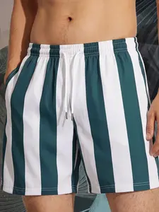 Men's Striped Beach Shorts with Pockets, Casual Summer Wear, Comfortable and Fashionable, Ideal for Beach and Park