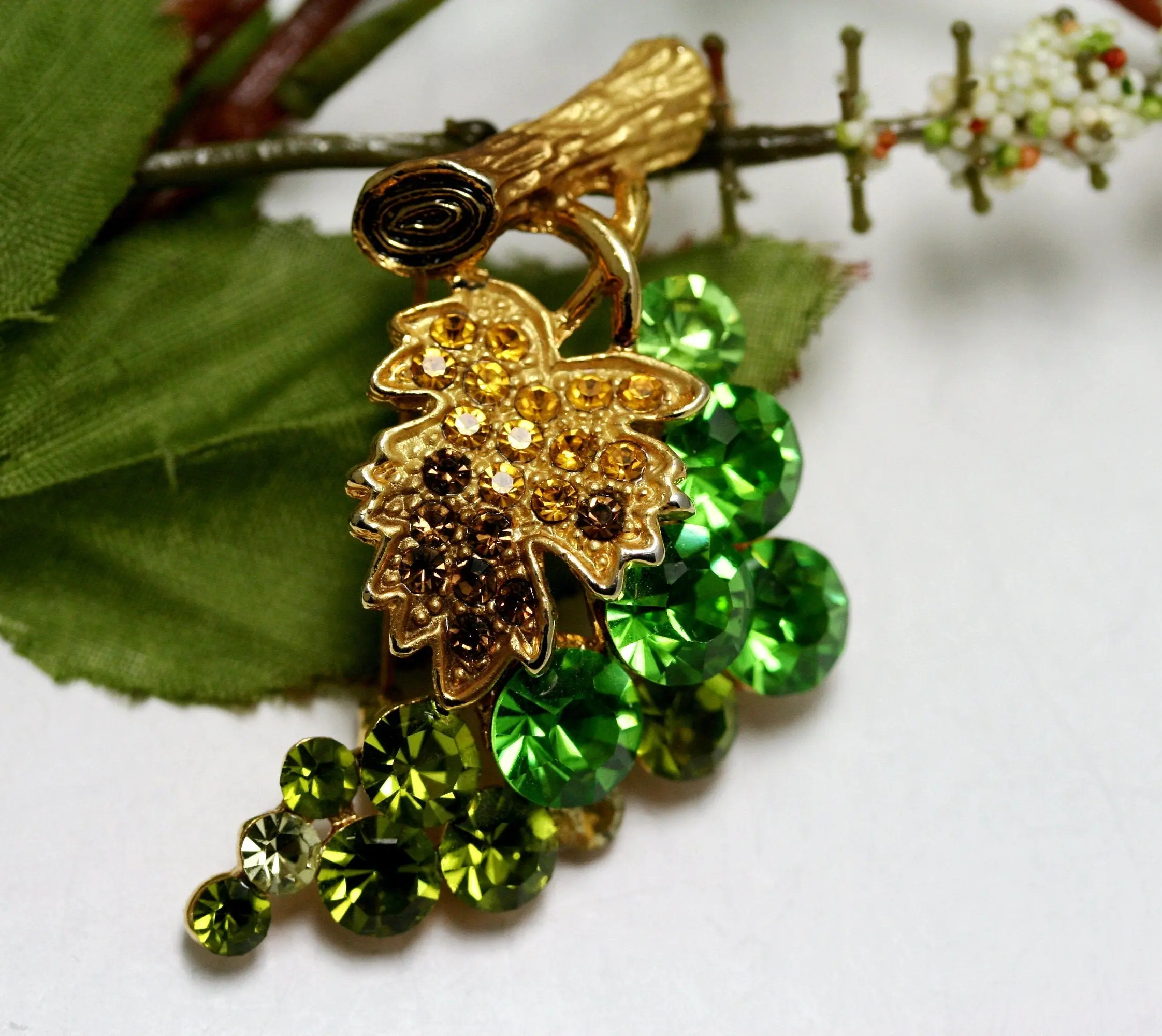 Vintage Brooch Pin for Women, Glamorous Gold-Tone Grape Cluster with Crystal Rhinestones and Enamel Leaf, Secure Clasp, Female, Adults, Sweaters, Daily, Leaf Motif, Secure Fasten, Metal, 1.75X1.5"
