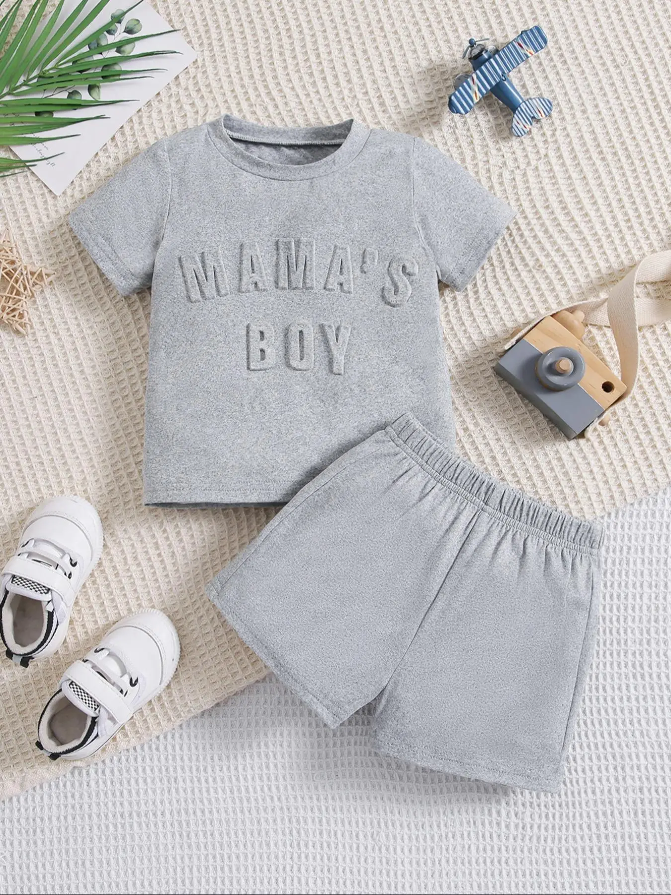 Two-piece Set Toddler Boy's Letter Embossed Short Sleeve Tee & Elastic Waist Shorts, Casual Round Neck T-shirt & Shorts for Daily Wear, Kids Clothing, Toddler Outfit for All Seasons, Clothes