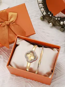 2-piece set of four-leaf clover women's watches, a light luxury, niche fashion bracelet watch, best-selling cross-border ladies' wristwatch, simple women's watch set