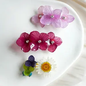 Real Hydrangea Flower Hairclip, Daisy buds Hair Barrette, Minimalist Hair Barrette, Rhinestones Hair Accessory, Botanical Hairclip