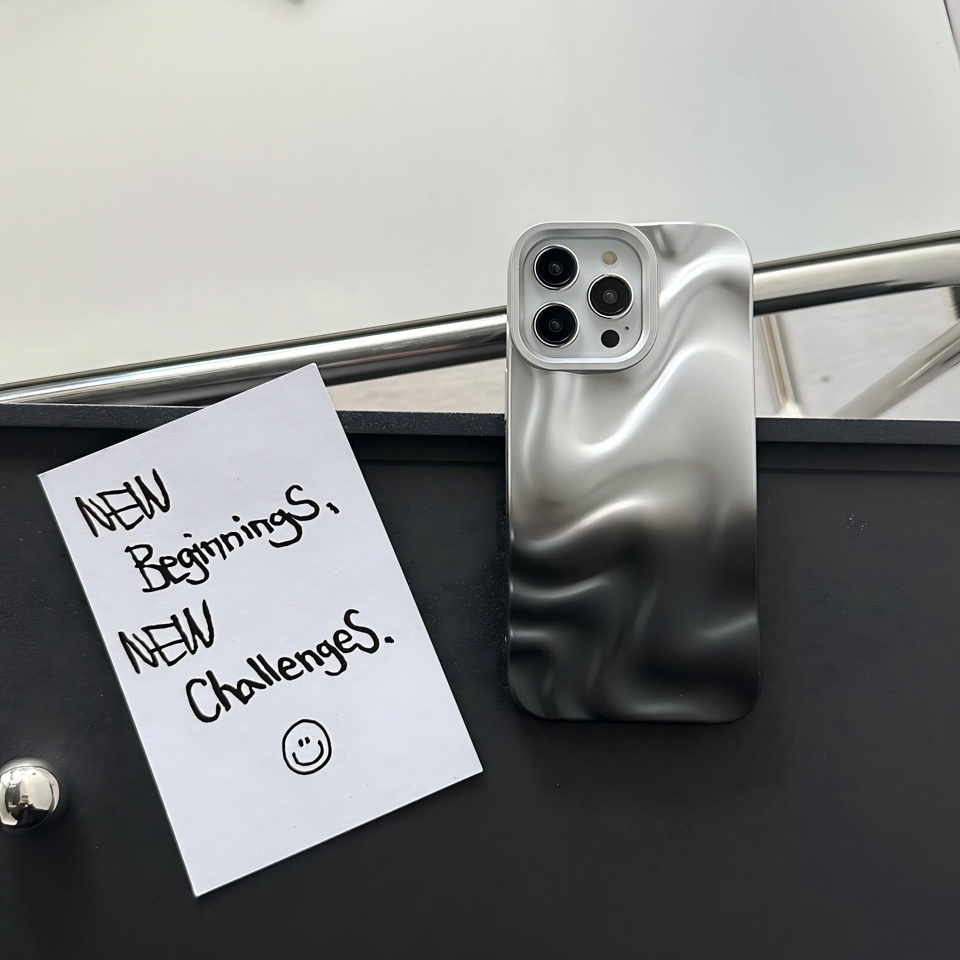 （Case & Nova.） Sleek minimalist black–silver gradient 3D wave phone case for iPhone 17 Pro Max, 16 Plus, 15, 14, 13, 12, 11 models; vintage luxury aesthetic design junk