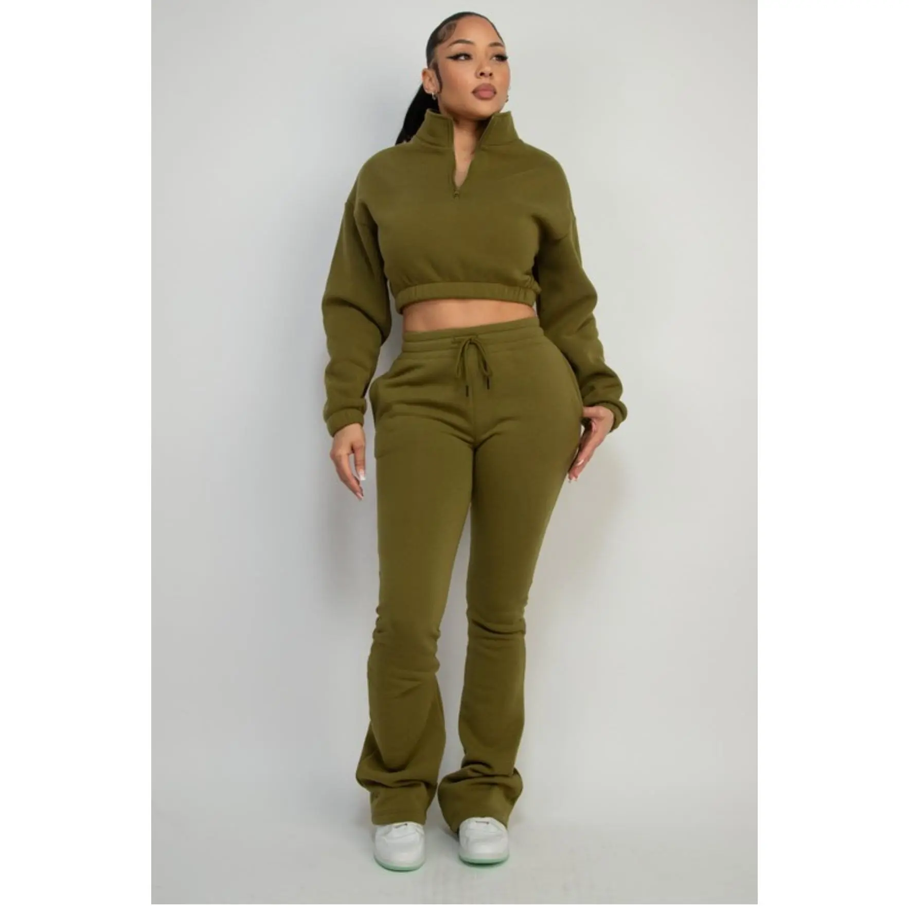 Cutesy Crop Jogger Set - Stylish Crop Top & Joggers for Versatile Wear