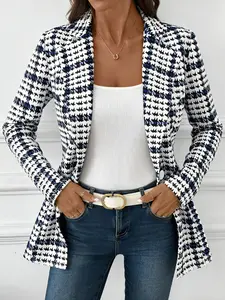 A fashionable blue and white herringbone long sleeved suit jacket for women, with a classic herringbone pattern that looks slim and suitable for commuting to work, shopping, and outdoor activities, both indoors and outdoors