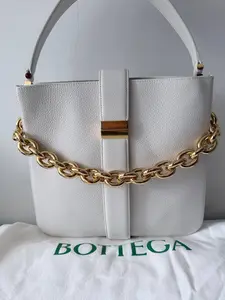 Pre-owned Leather Crossbody Bags Marie handbag Bottega Veneta White in Leather