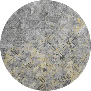 HomeRoots 664419 8 ft. Gray Gold & Silver Diamond Washable Round Area Rug with UV Protection