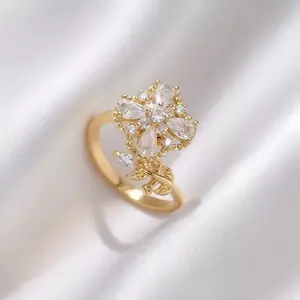 Vintage Flower Spinner Ring, Gold Tone Zircon Elegant Party Ring  Gold Tone Flower Spinning Ring, Crystal Zircon Rotating Fidget Ring for Women
