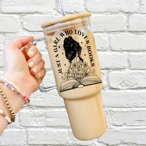 Just A Girl Who loves Books Iced Coffee Glass Cup with Lid and Straw -Just One More Chapter Aesthetic Drinkware with Bamboo Lid, Booktok Glass Tumbler, Bookish Gift, Book Lover