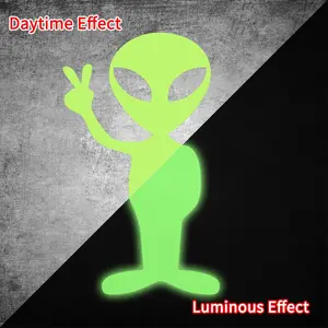 Alien Design Luminous Car Sticker, Glow-in-the-dark Waterproof Sticker for Car Windows, Rear Windshields, Bumpers, Motorcycle Fuel Tanks