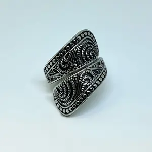 Stainless Steel Paisley Ring – Silver-Tone Vintage Wrap Band