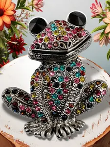 Cute Animal Frog Brooch, Adorable Cartoon Design, Perfect Gift for Kids & Collectors, Unique Accessory for Clothing Decoration