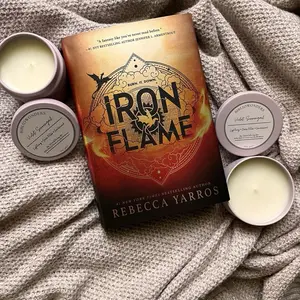 Fourth Wing Scented Candle — Violet Sorrengail Scented Candle